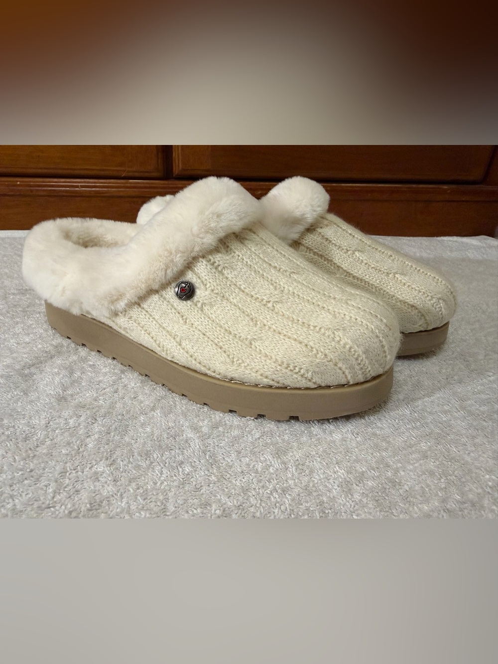NWOT BOBS Skechers Keepsakes Ice Angel Clog Cable Knit Slippers Faux Fur 31204TX